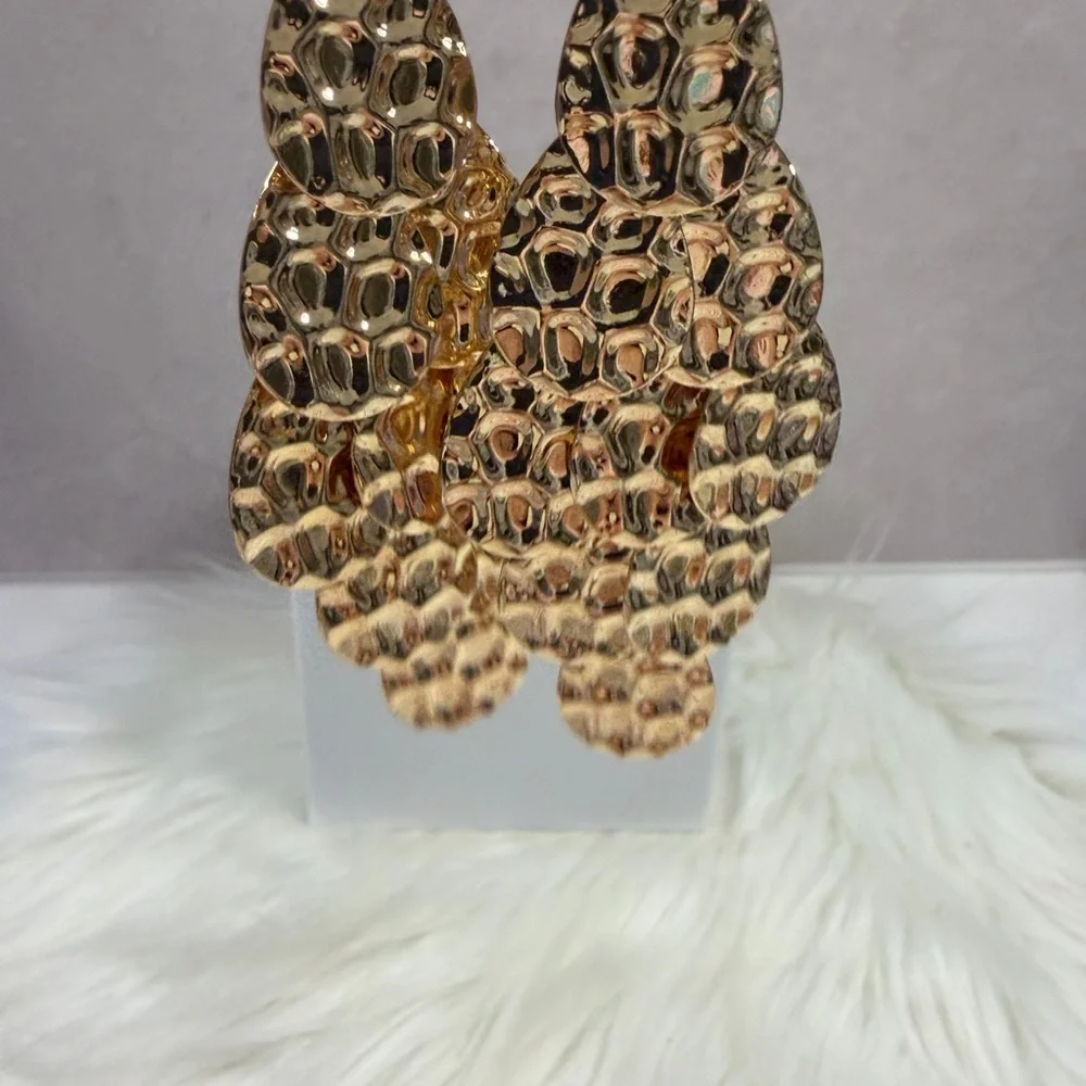 🩷5/$10🩷 paparazzi Rose Gold Hammered Cascading Teardrop Earrings